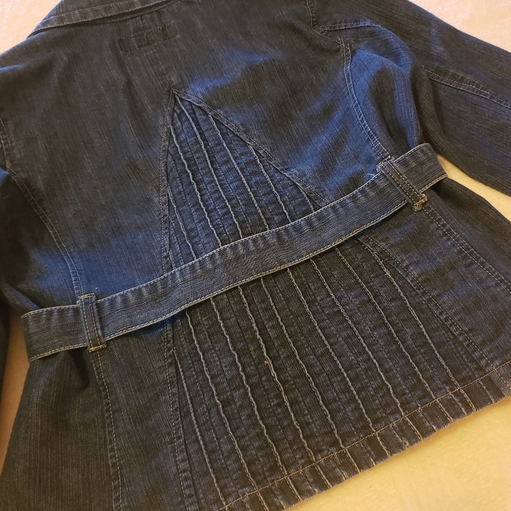 Unique Jean Jacket - Picture 4 of 5